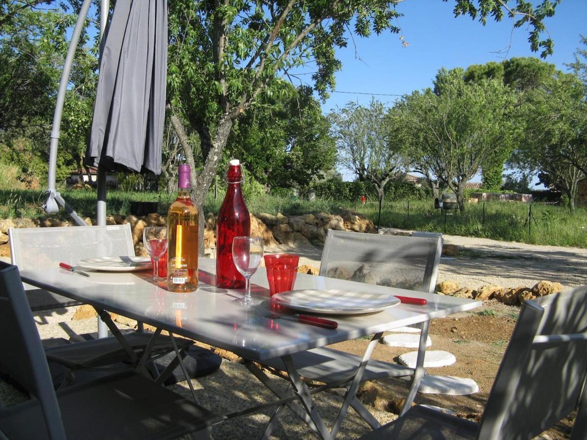 Maison 2/4pers : jardin piscine. LES AMANDIERS Lorgues Extérieur photo